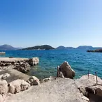 斯穆诺维克旅馆 3*